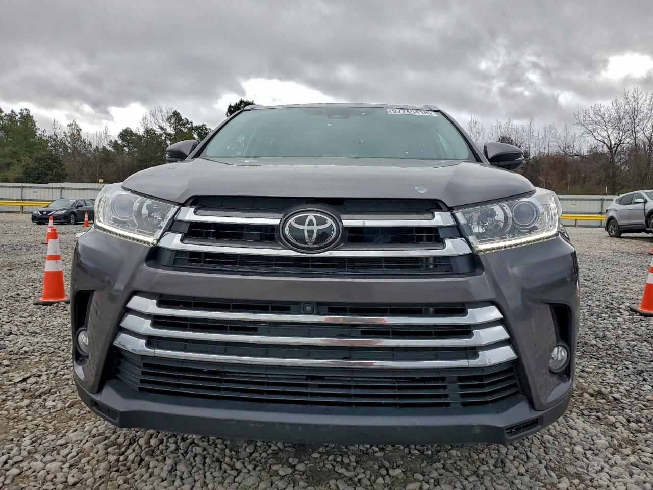 2018 TOYOTA HIGHLANDER LIMITED photo 5
