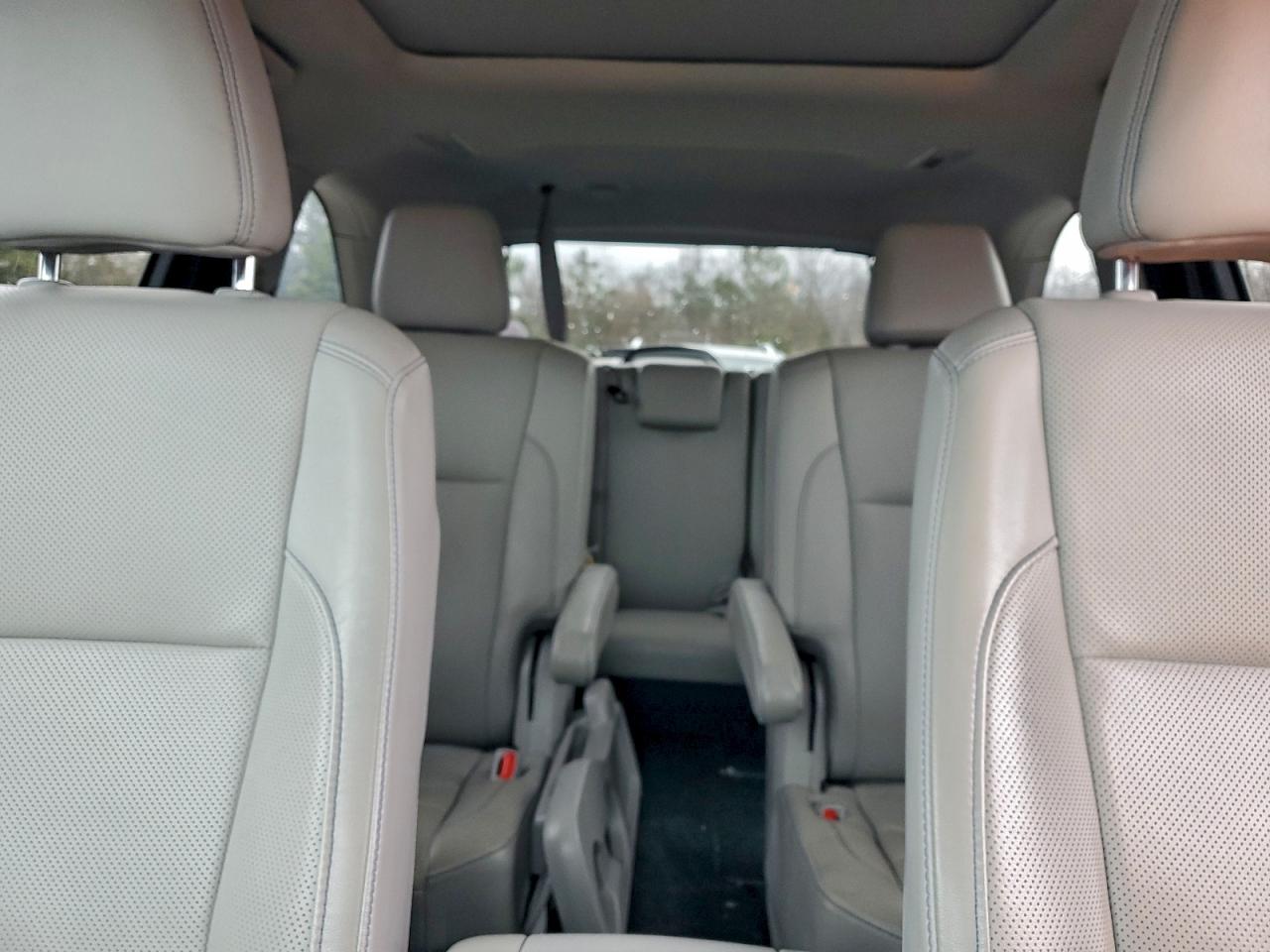 2018 TOYOTA HIGHLANDER LIMITED photo 10