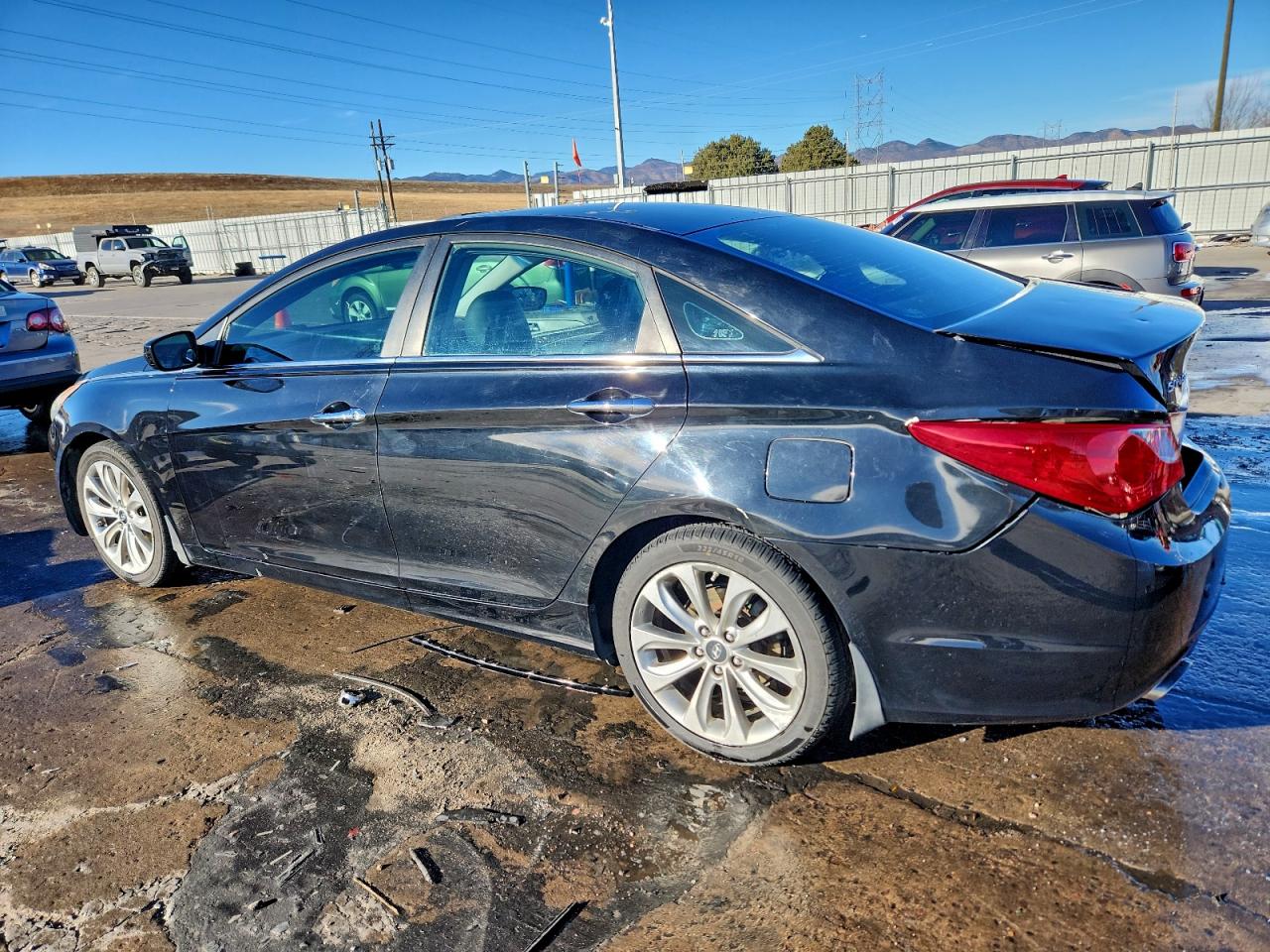 2013 HYUNDAI SONATA SE photo 2