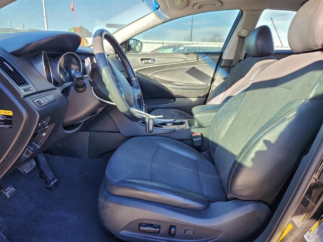 2013 HYUNDAI SONATA SE photo 7