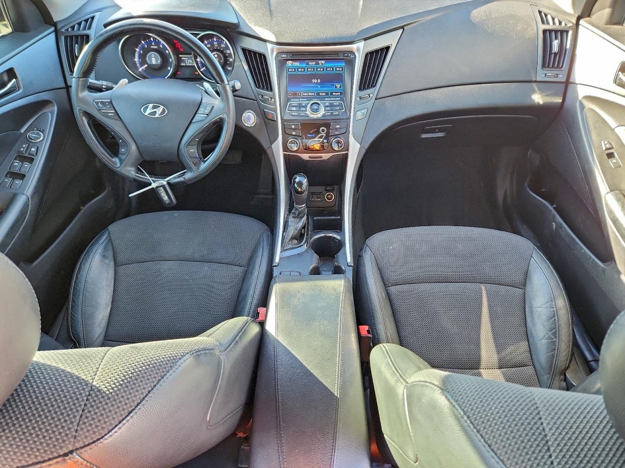 2013 HYUNDAI SONATA SE photo 8