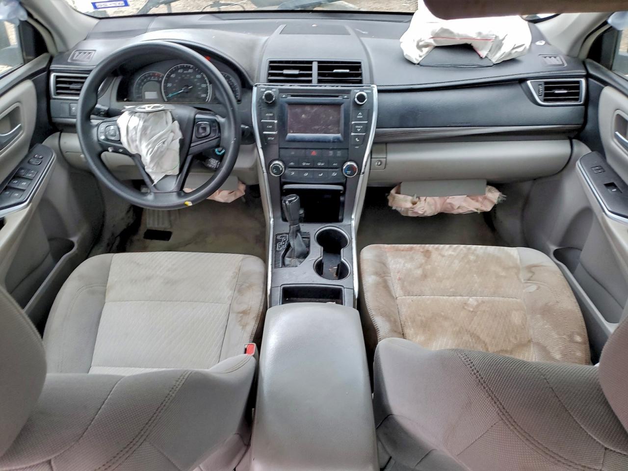 2015 TOYOTA CAMRY LE photo 8