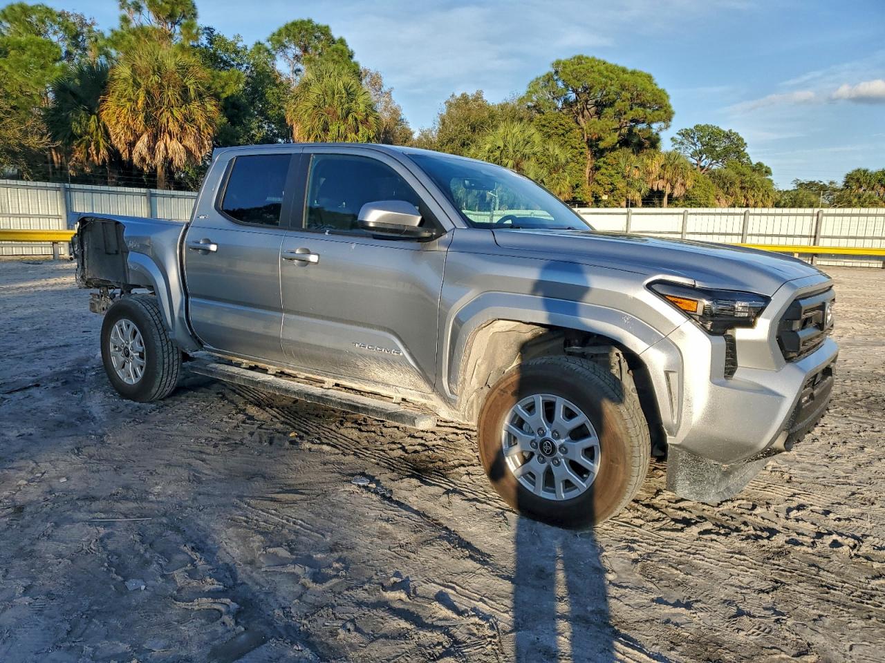 2025 TOYOTA TACOMA DOUBLE CAB photo 10