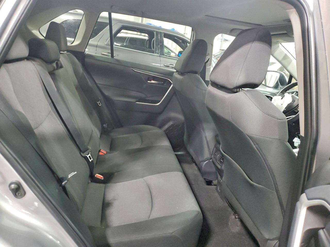 2024 TOYOTA RAV4 XLE photo 11