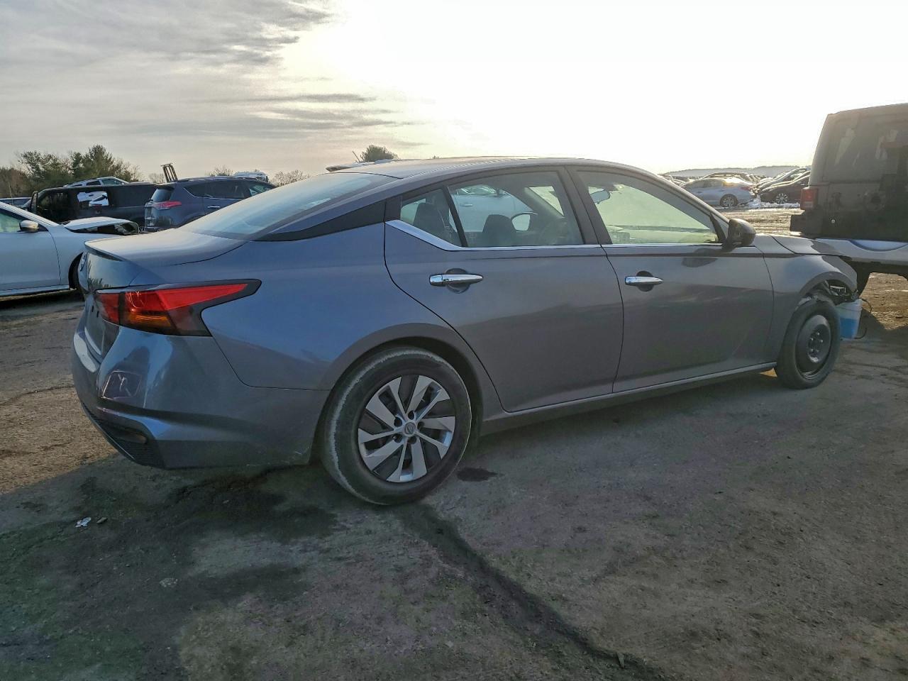 2024 NISSAN ALTIMA S photo 3