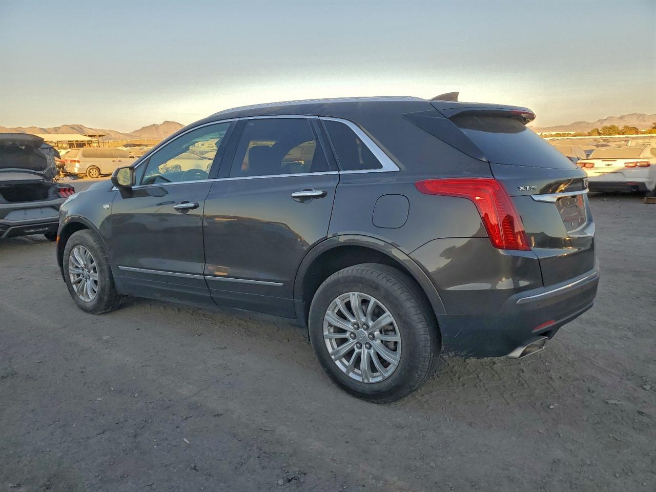 2019 CADILLAC XT5 photo 3