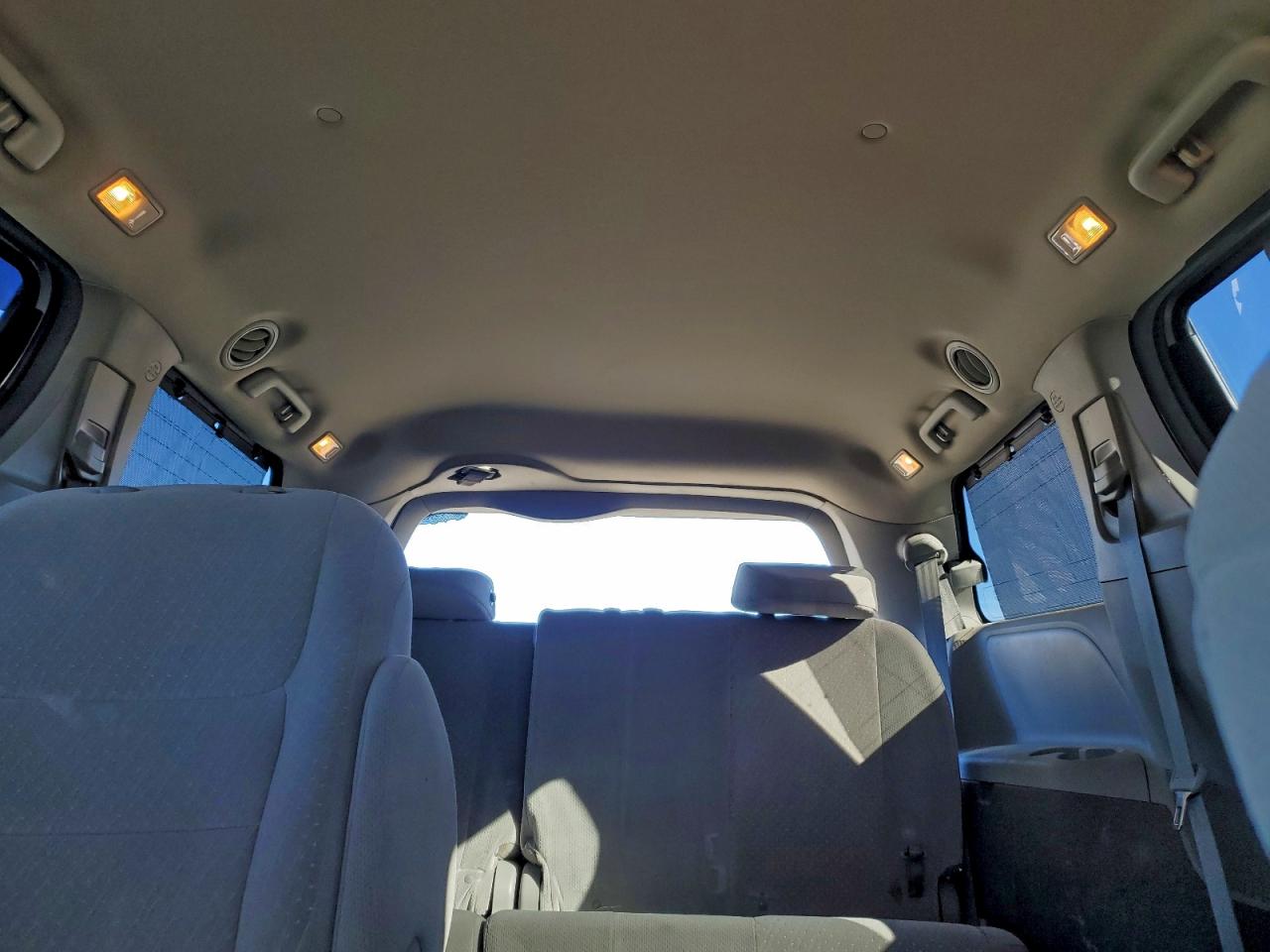 2015 TOYOTA SIENNA photo 10