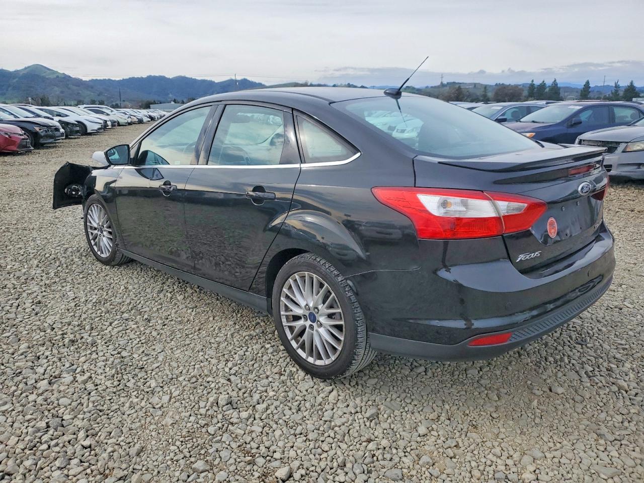 2014 FORD FOCUS TITANIUM photo 2