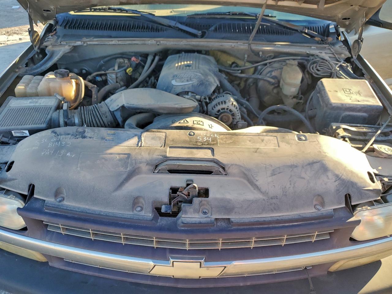 2002 CHEVROLET SILVERADO C1500 photo 11