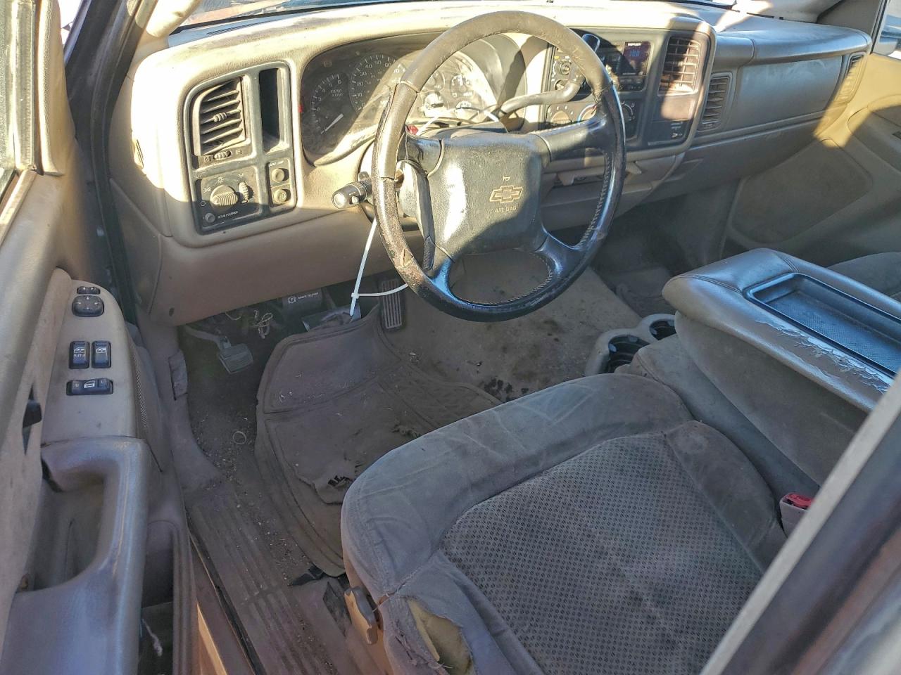 2002 CHEVROLET SILVERADO C1500 photo 8