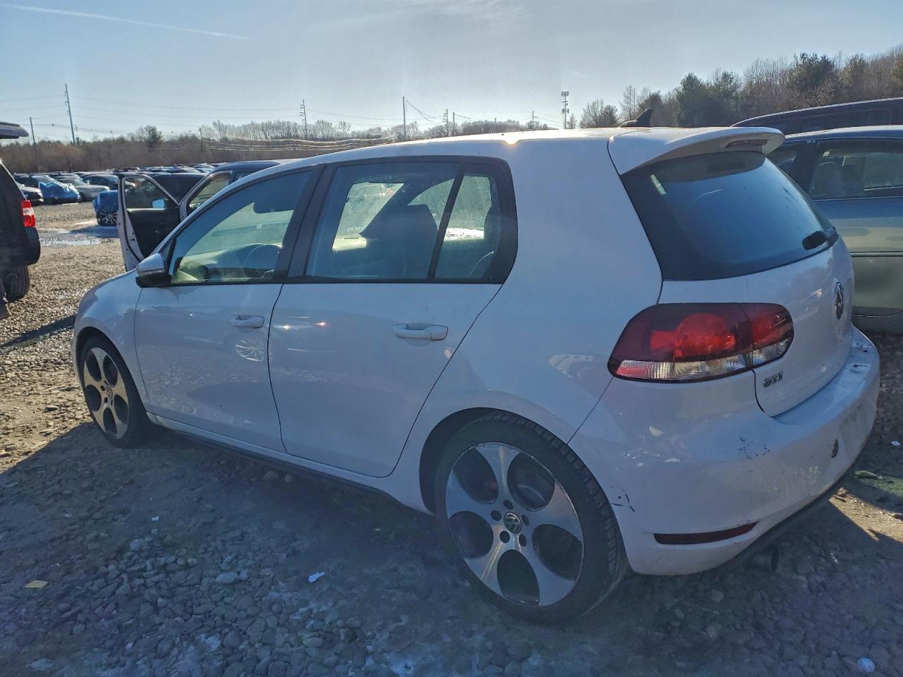 2012 VOLKSWAGEN GTI photo 2