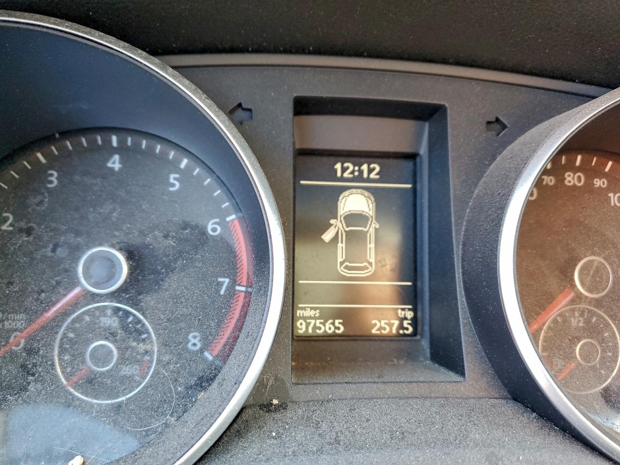 2012 VOLKSWAGEN GTI photo 9
