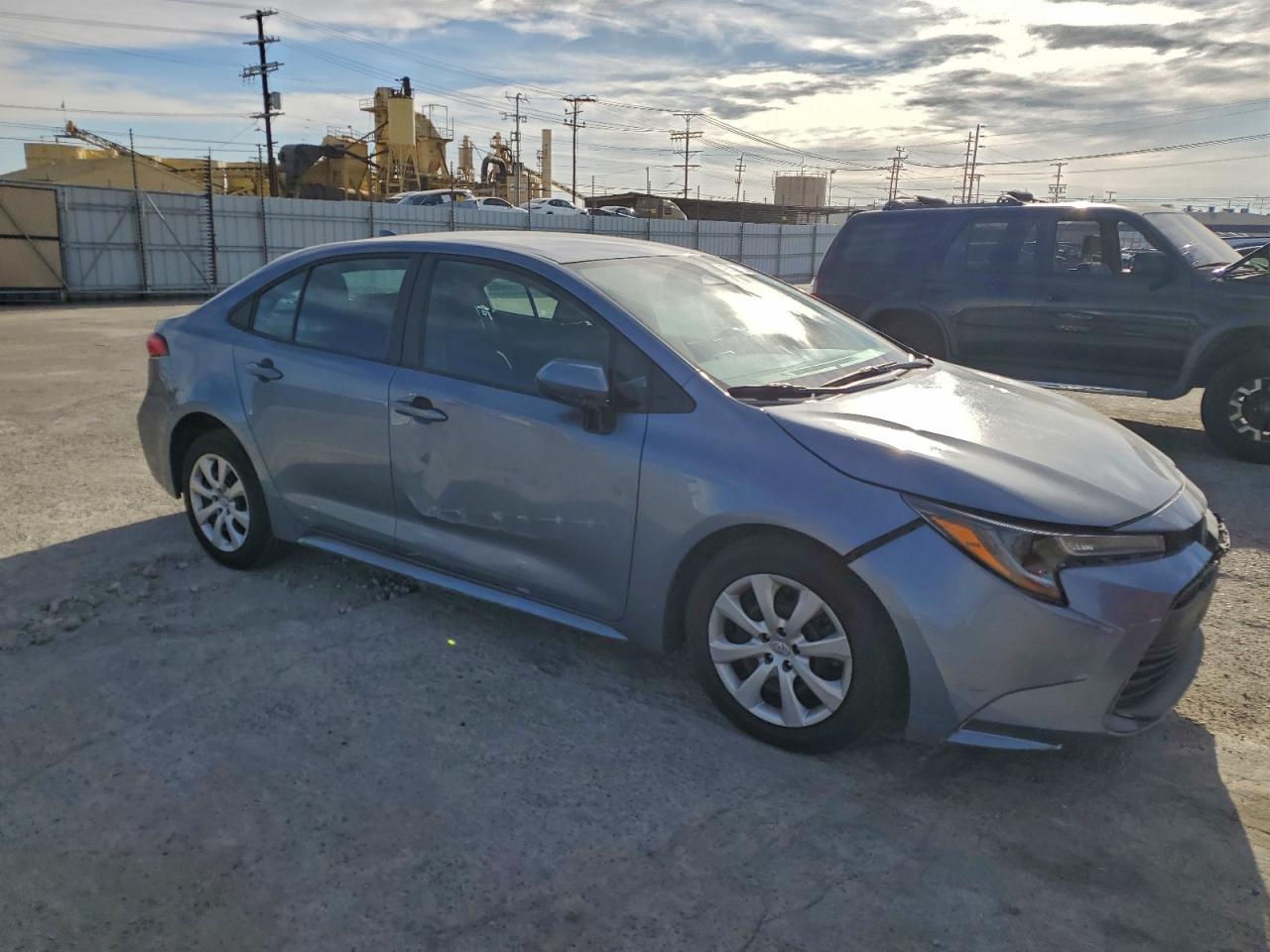 2023 TOYOTA COROLLA LE photo 4