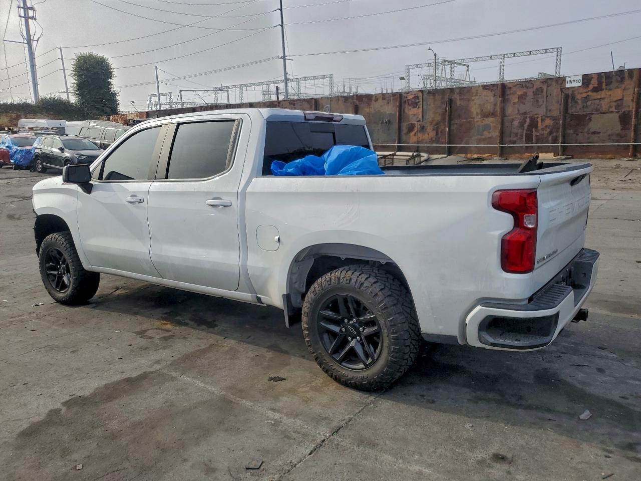 2021 CHEVROLET SILVERADO K1500 RST photo 2