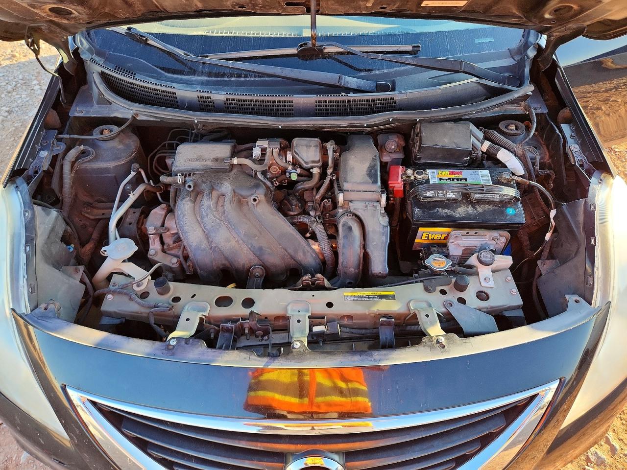 2012 NISSAN VERSA S photo 11