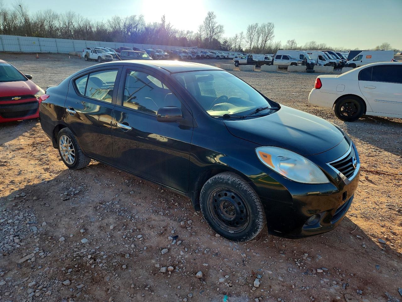 2012 NISSAN VERSA S photo 4