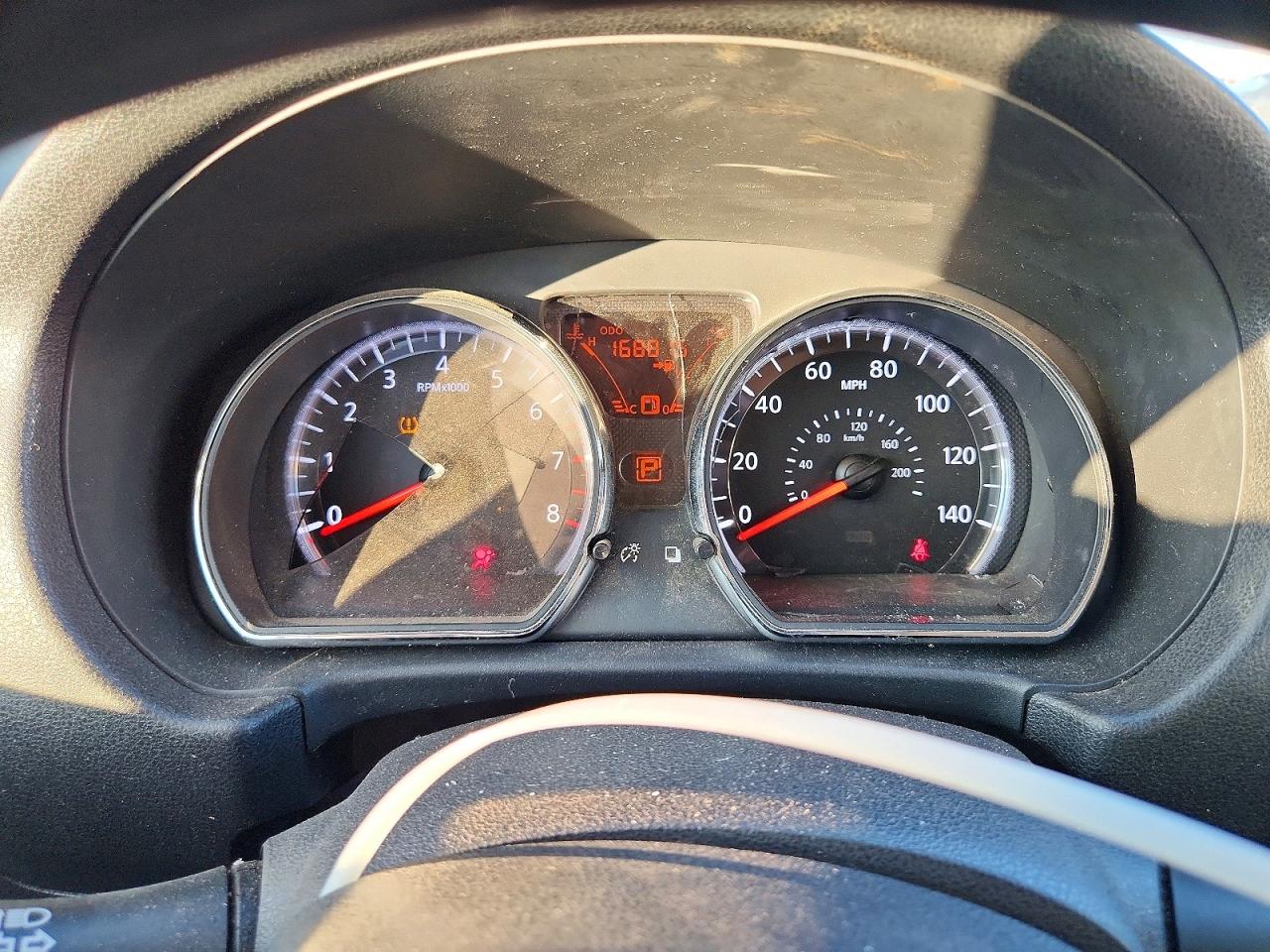 2012 NISSAN VERSA S photo 9