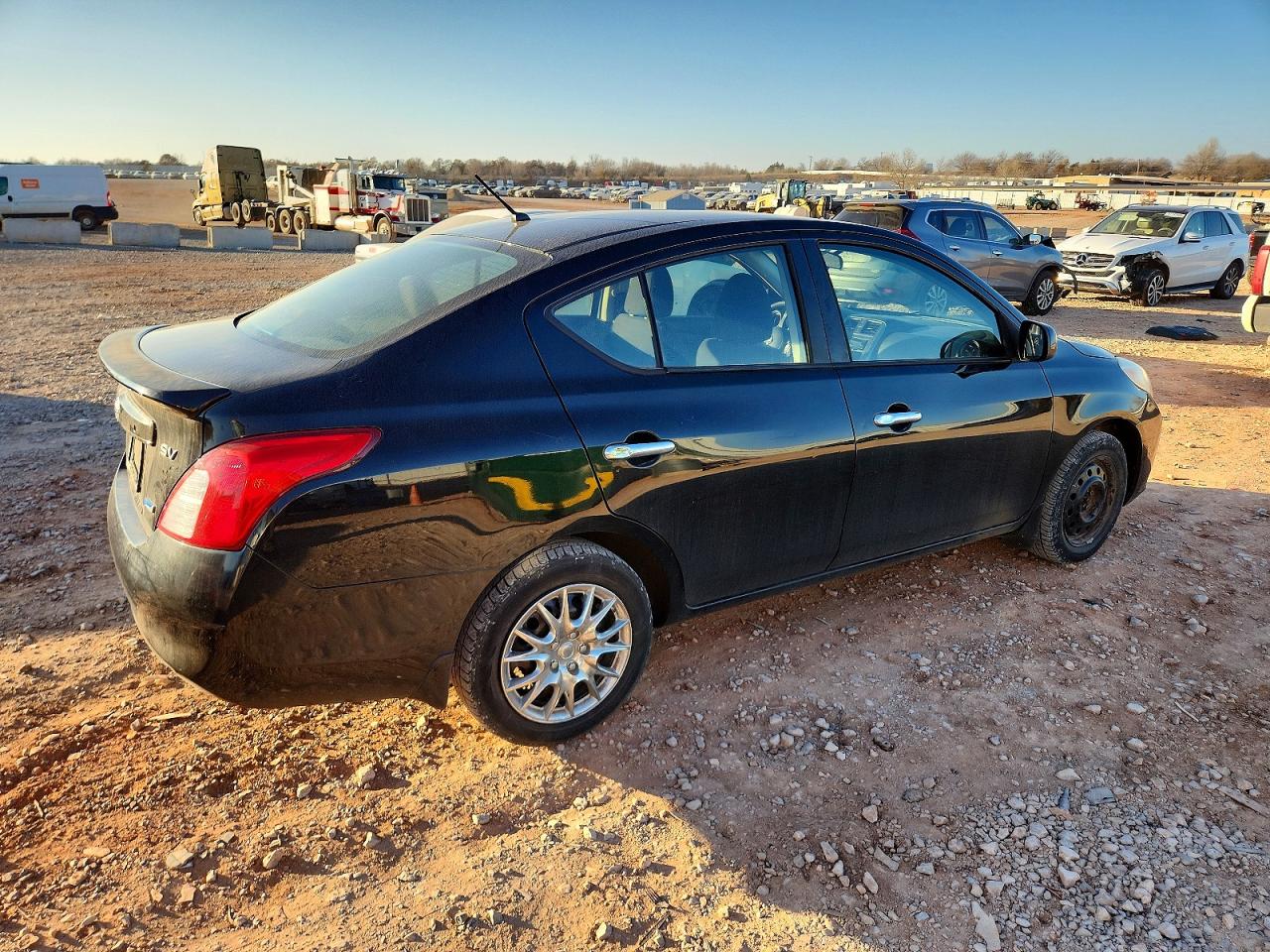 2012 NISSAN VERSA S photo 3