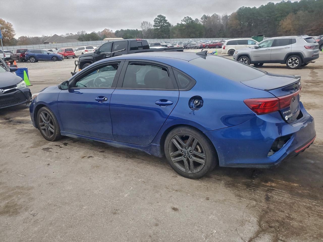 2021 KIA FORTE GT LINE photo 2