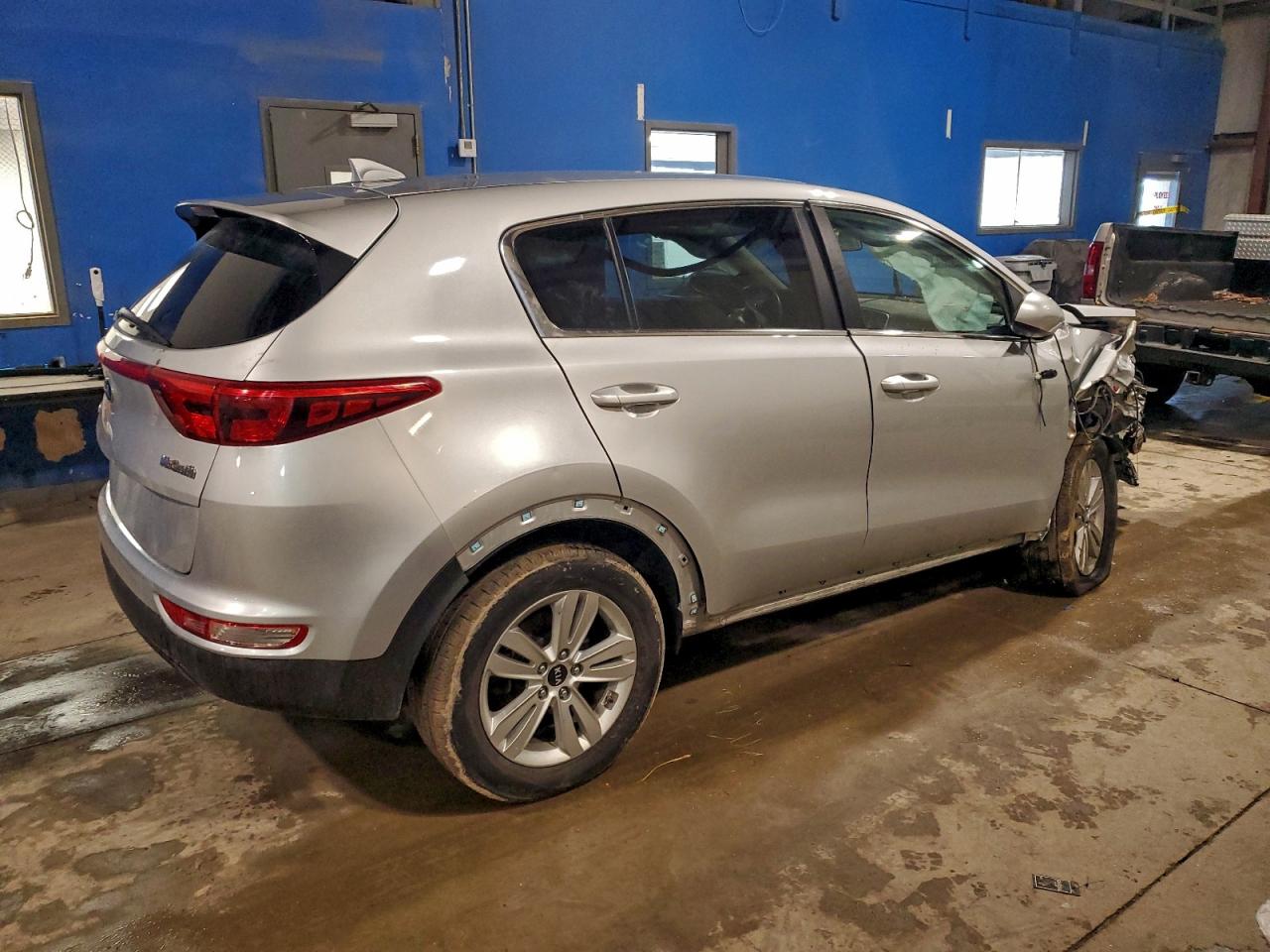 2018 KIA SPORTAGE LX photo 3