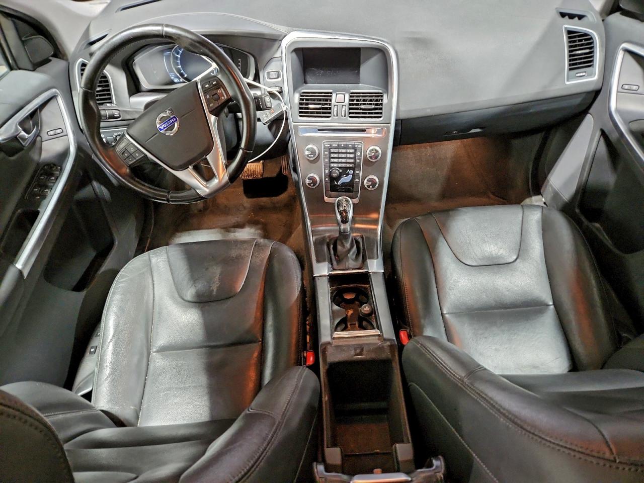 2016 VOLVO XC60 T5 PREMIER photo 8