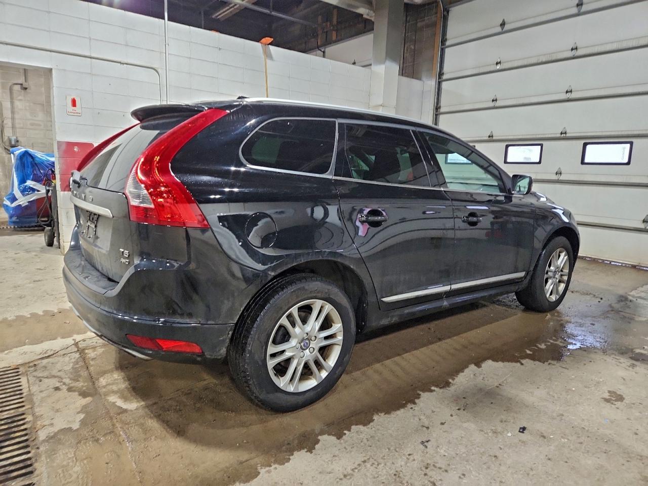 2016 VOLVO XC60 T5 PREMIER photo 3