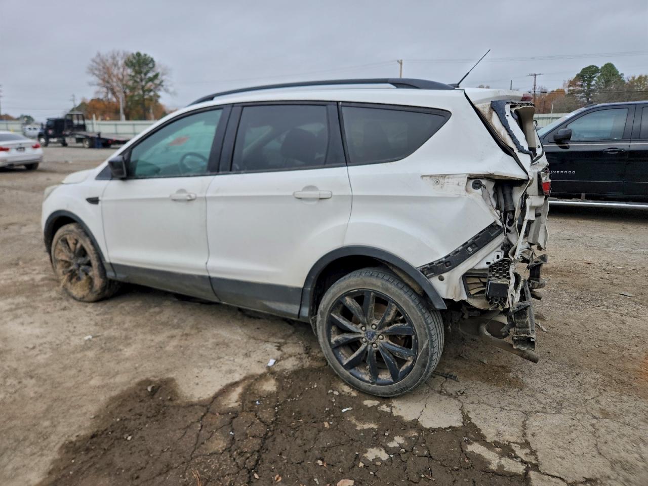 2017 FORD ESCAPE SE photo 2