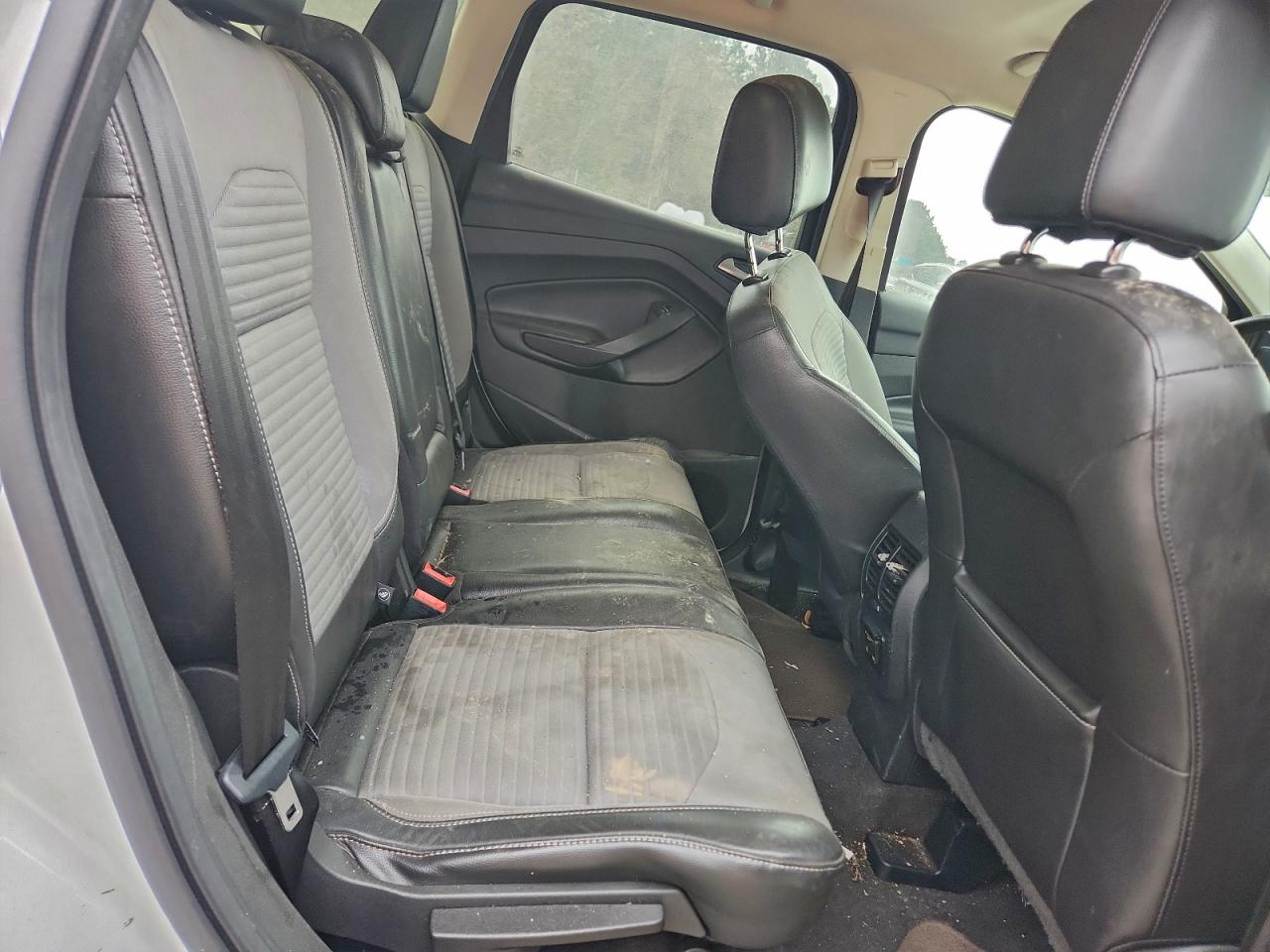 2017 FORD ESCAPE SE photo 10