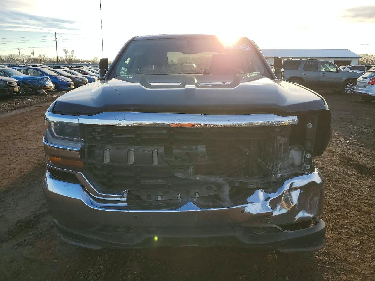 2017 CHEVROLET SILVERADO K1500 photo 5
