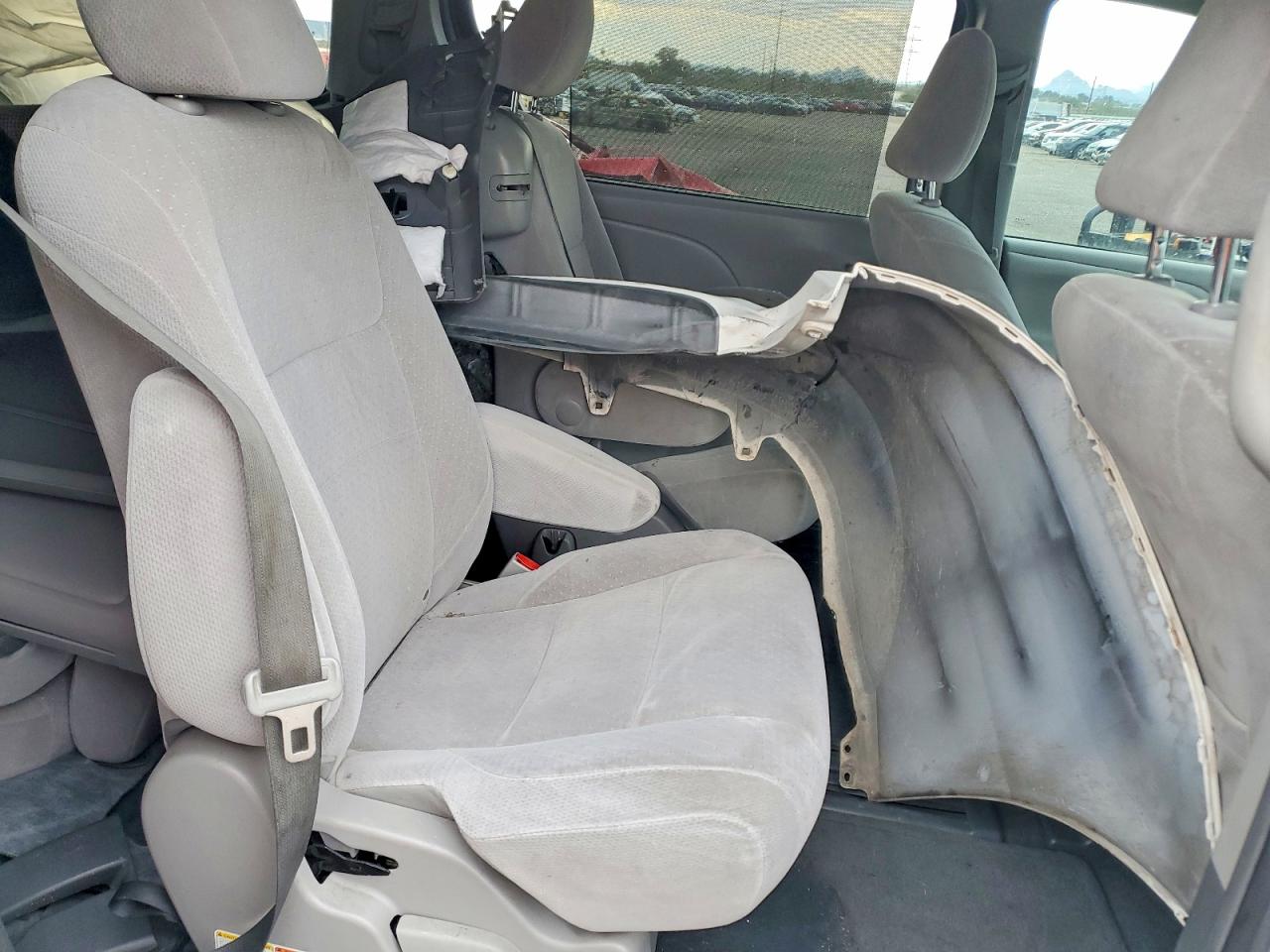 2015 TOYOTA SIENNA photo 10