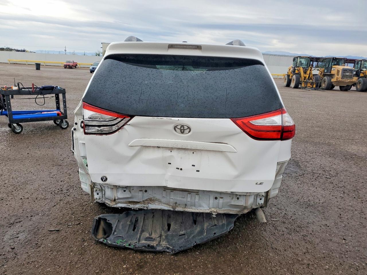 2015 TOYOTA SIENNA photo 6