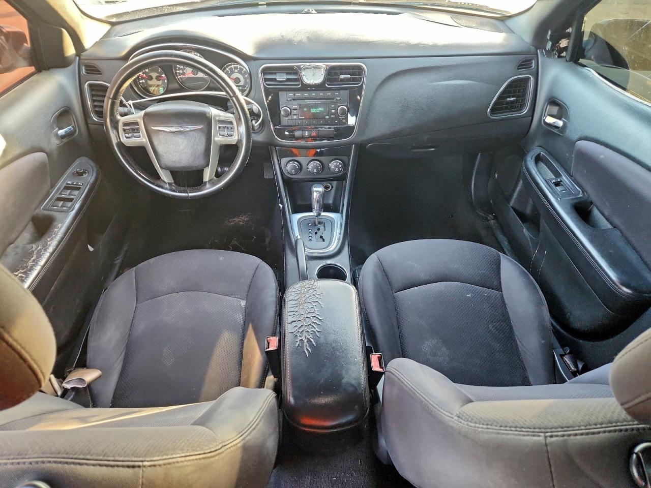 2013 CHRYSLER 200 TOURING photo 8