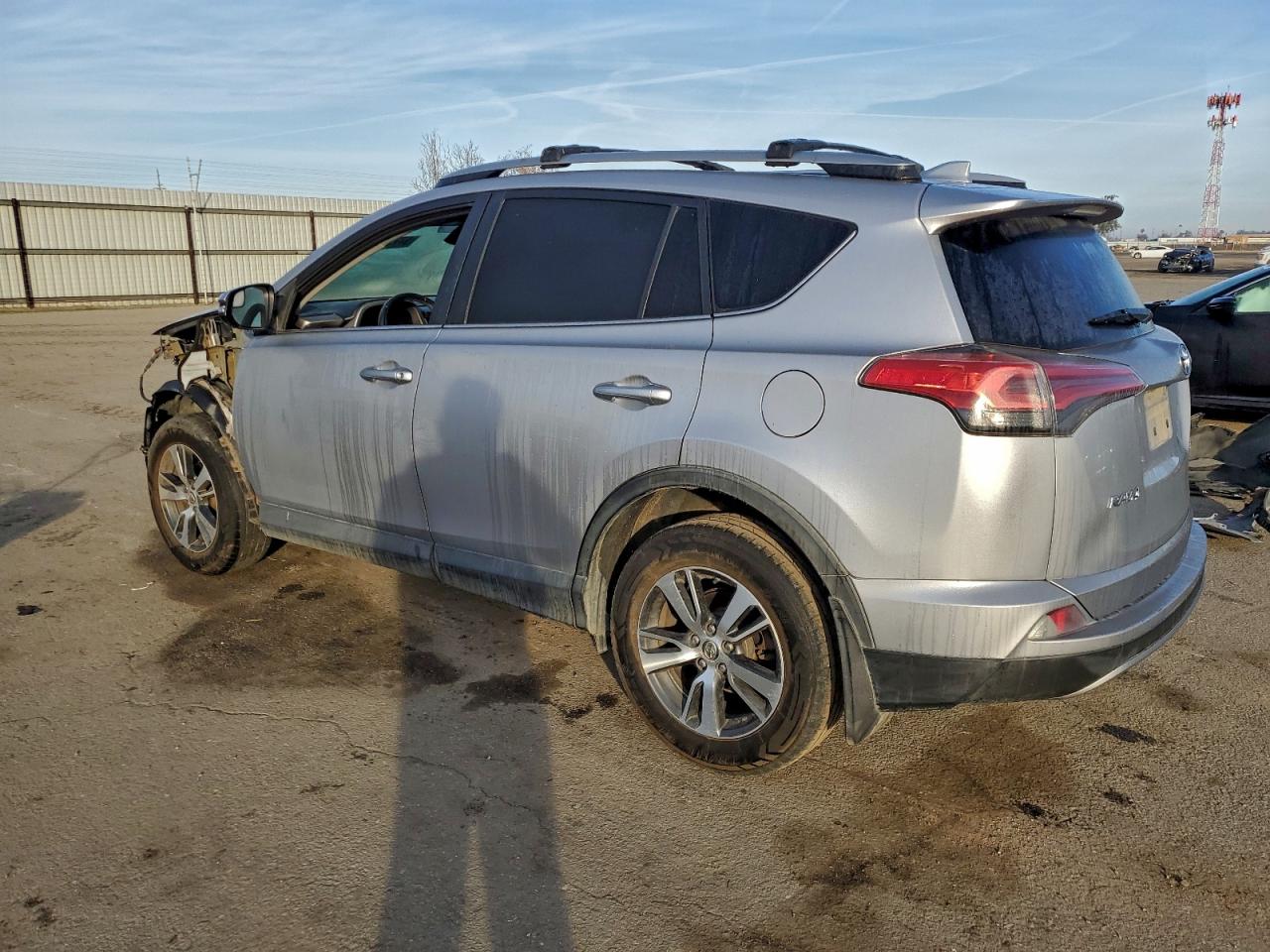 2017 TOYOTA RAV4 XLE photo 2