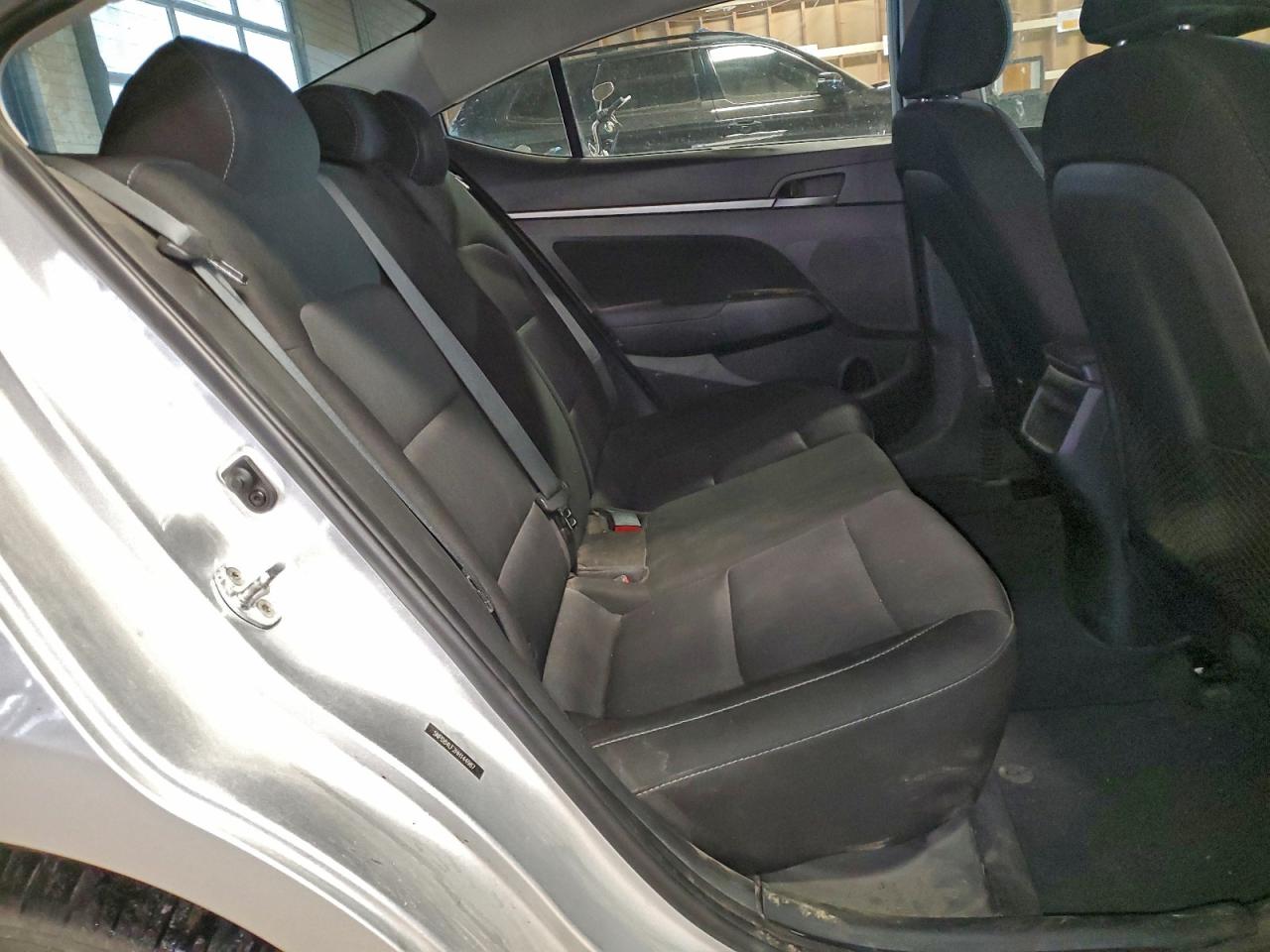 2017 HYUNDAI ELANTRA SE photo 10