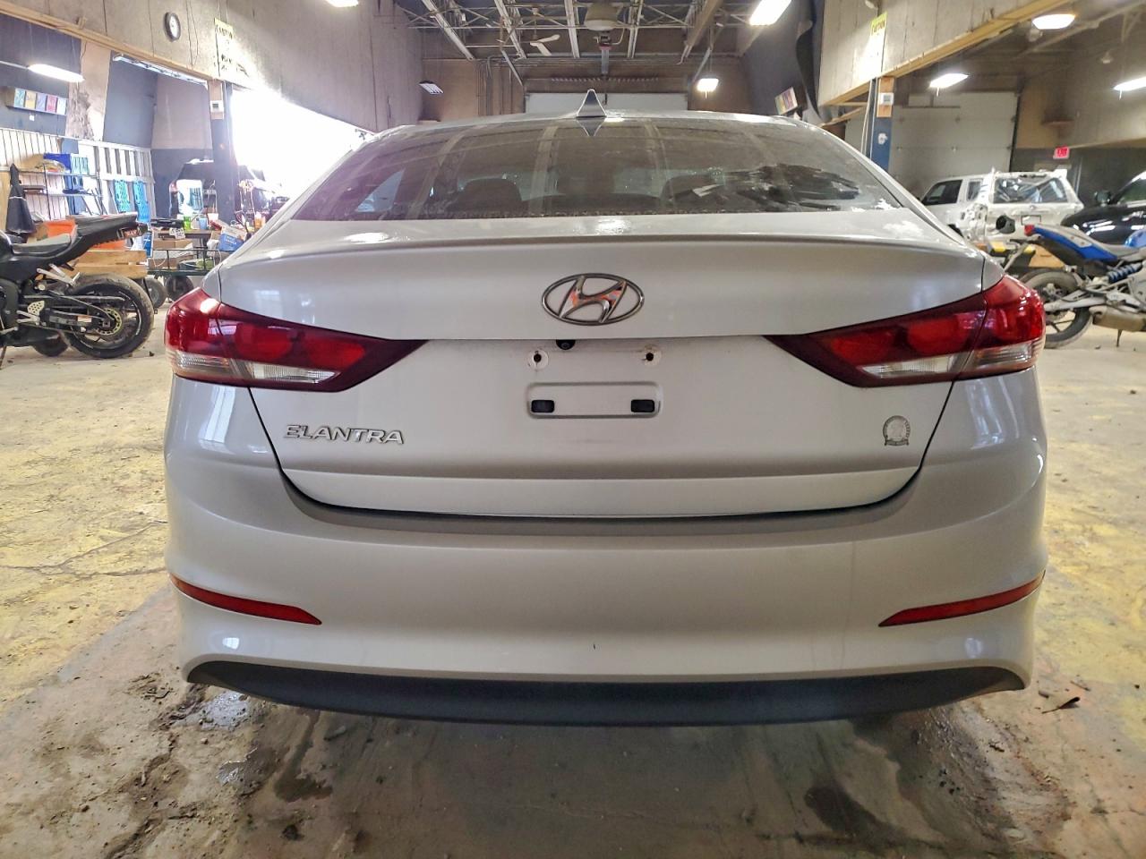 2017 HYUNDAI ELANTRA SE photo 6