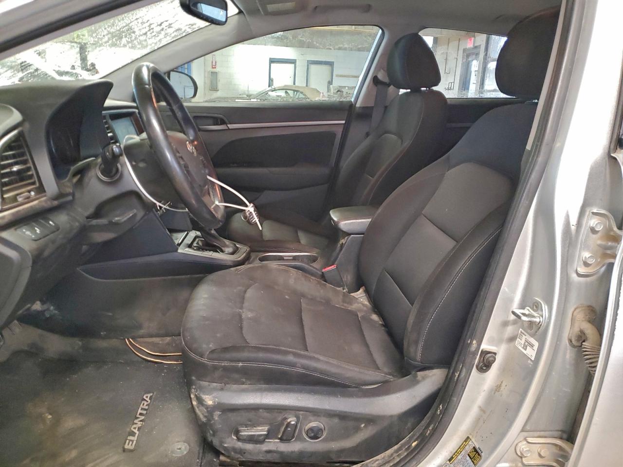 2017 HYUNDAI ELANTRA SE photo 7