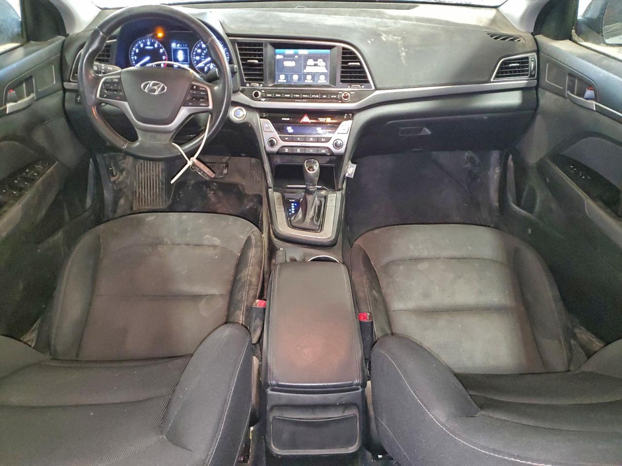 2017 HYUNDAI ELANTRA SE photo 8