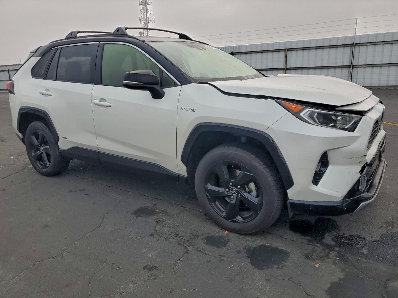 2021 TOYOTA RAV4 XSE photo 4