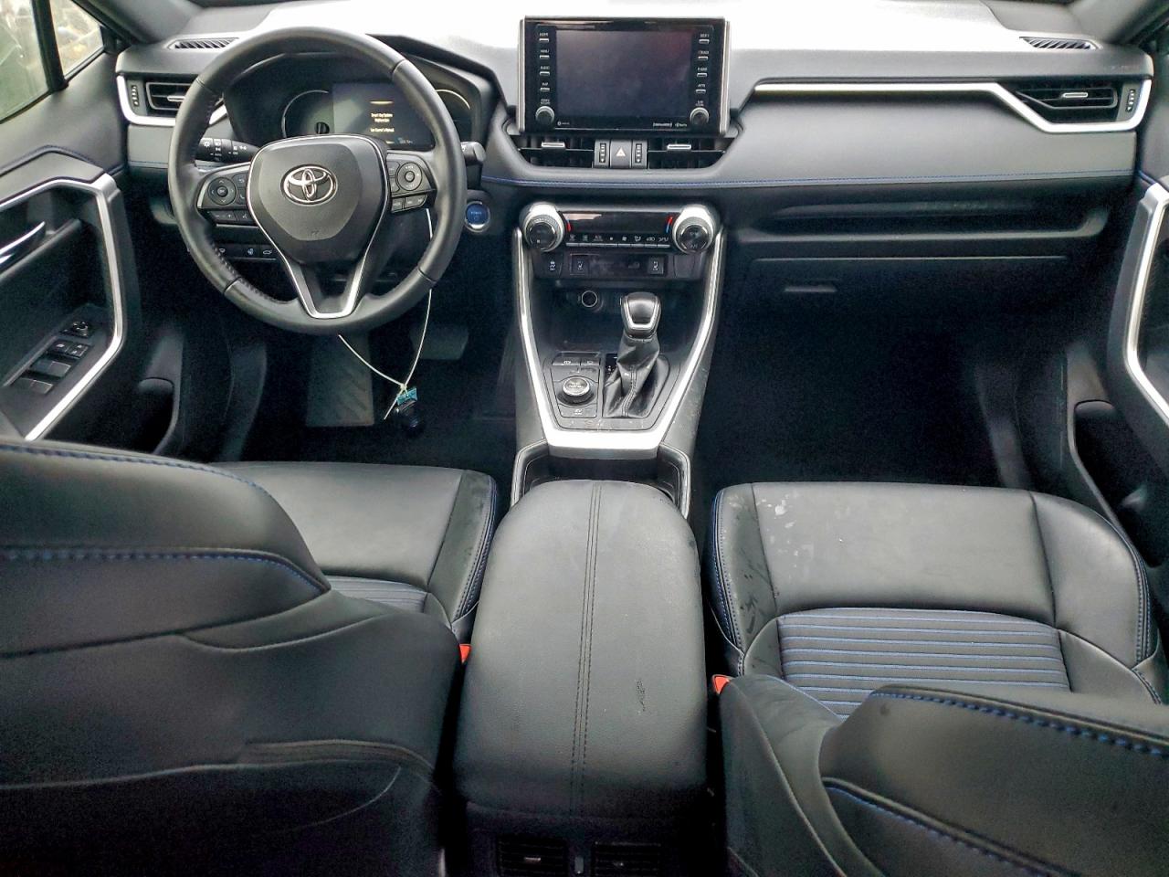 2021 TOYOTA RAV4 XSE photo 8