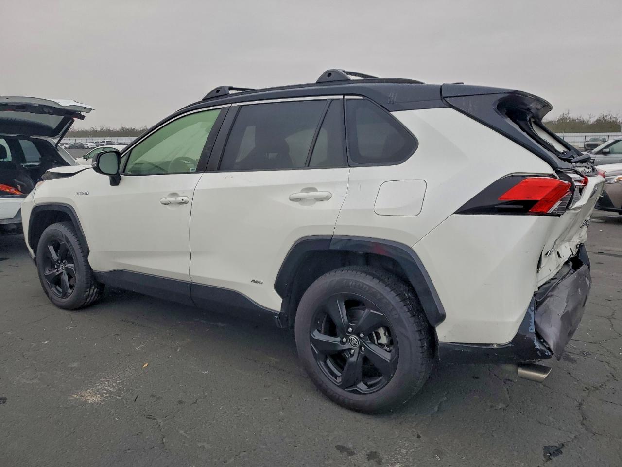 2021 TOYOTA RAV4 XSE photo 2