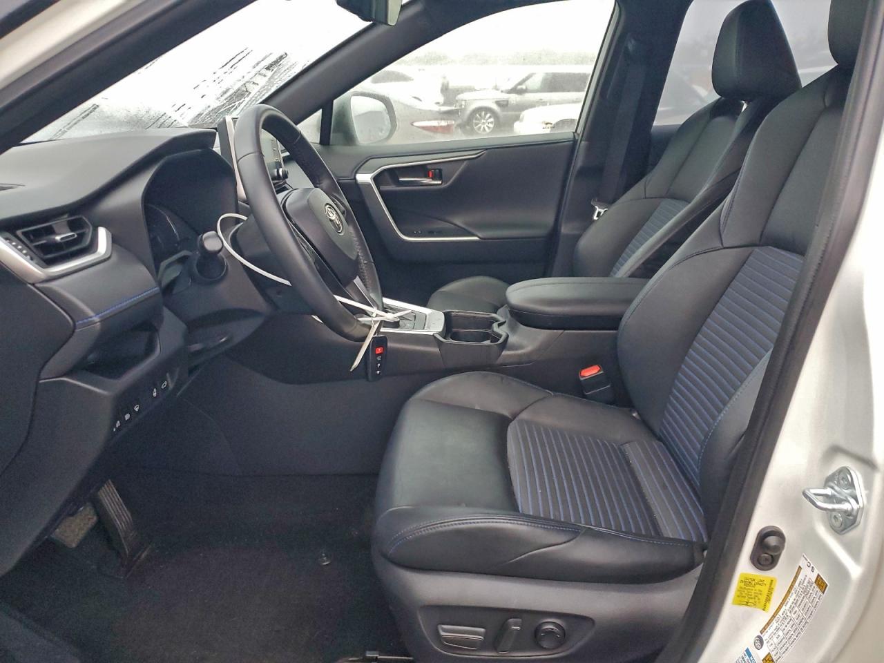 2021 TOYOTA RAV4 XSE photo 7