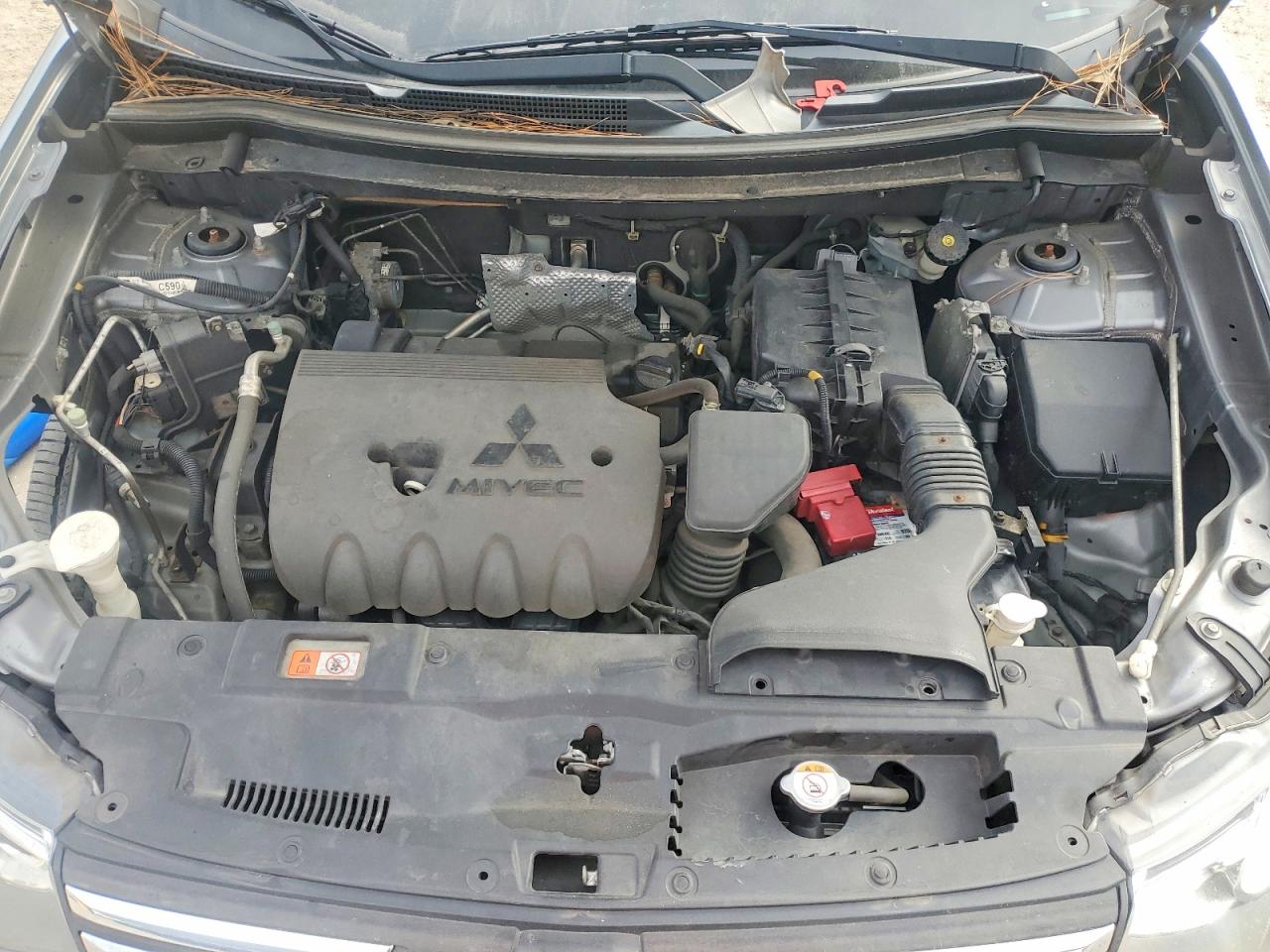 2014 MITSUBISHI OUTLANDER SE photo 12