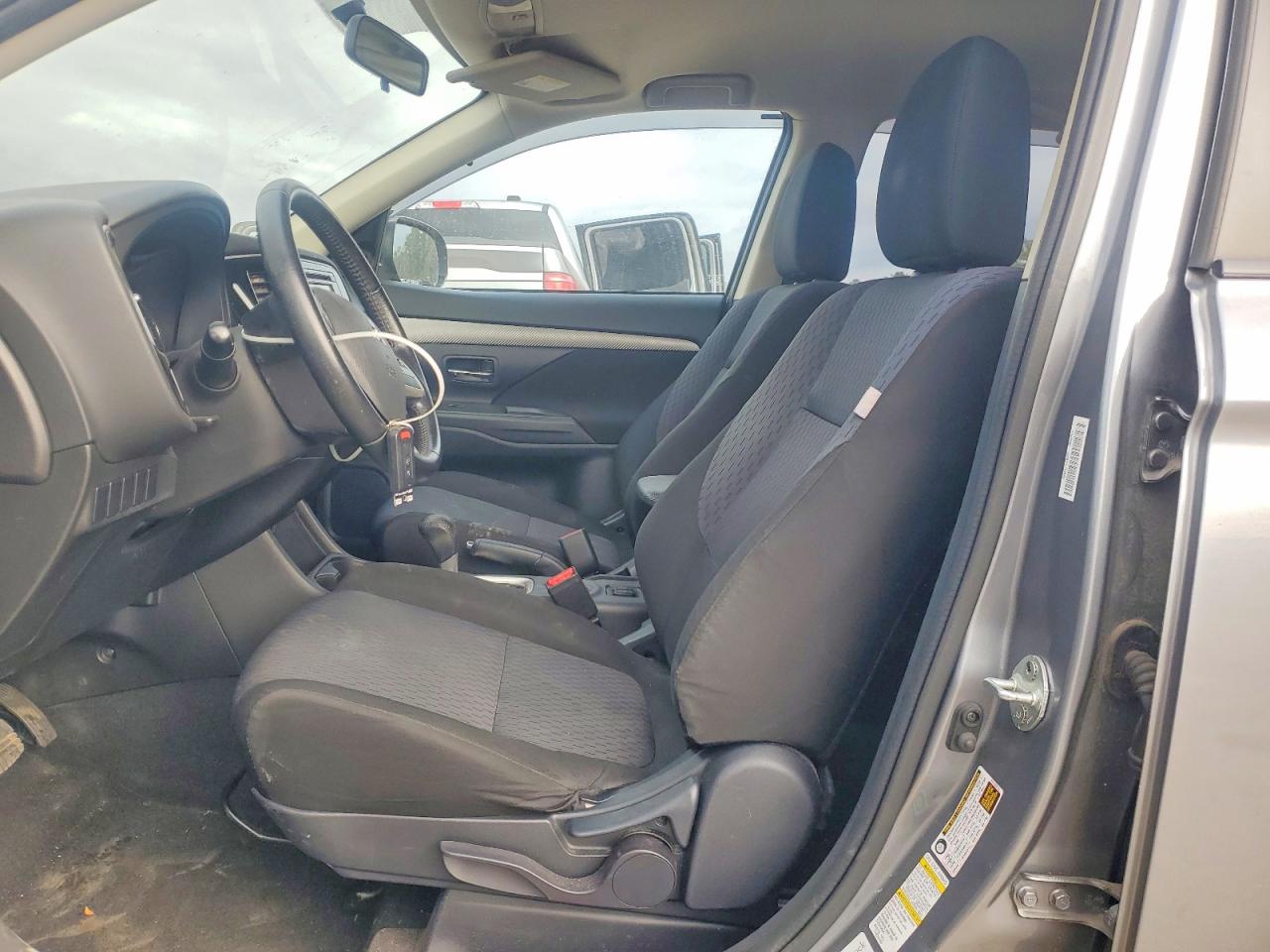 2014 MITSUBISHI OUTLANDER SE photo 7