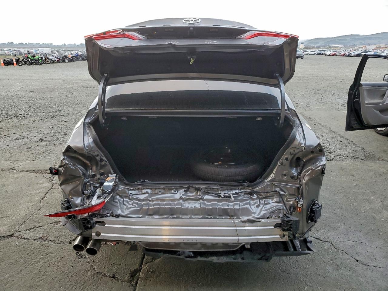 2025 TOYOTA CAMRY photo 6