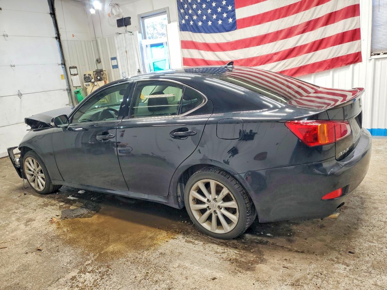 2010 LEXUS IS 250 photo 2