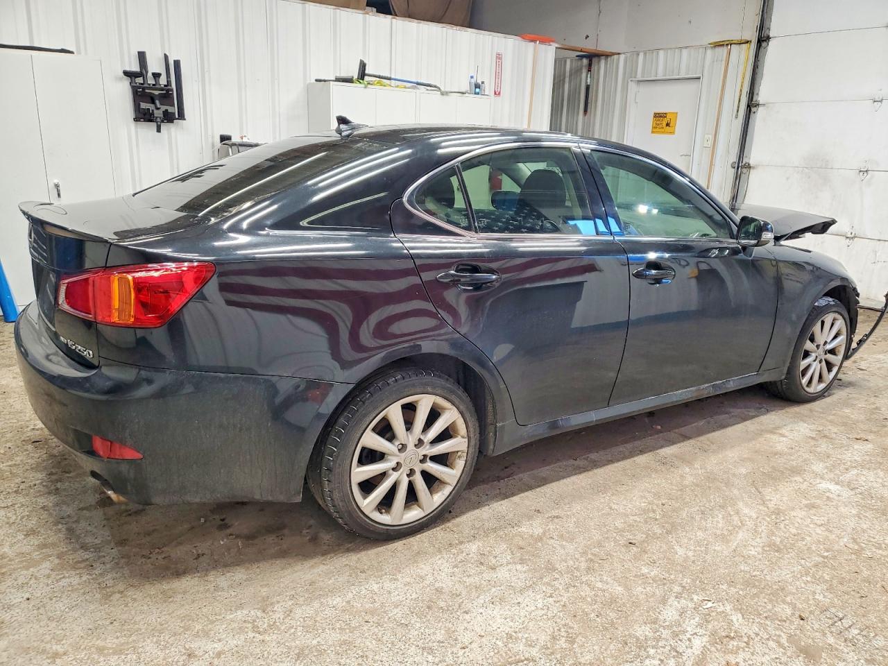 2010 LEXUS IS 250 photo 3