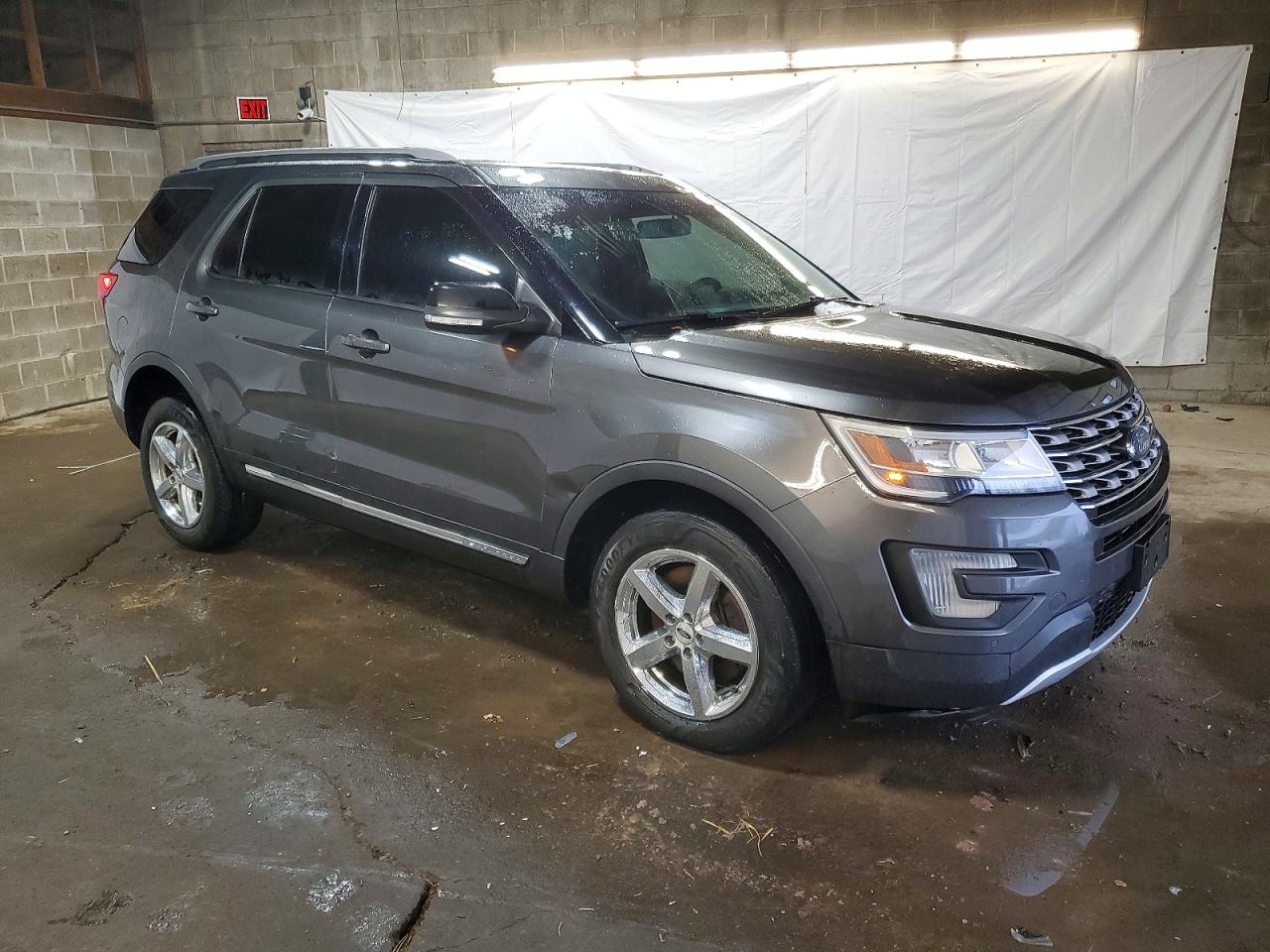 2016 FORD EXPLORER XLT photo 4