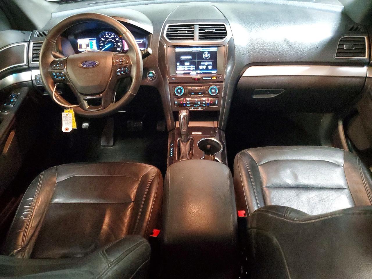 2016 FORD EXPLORER XLT photo 8