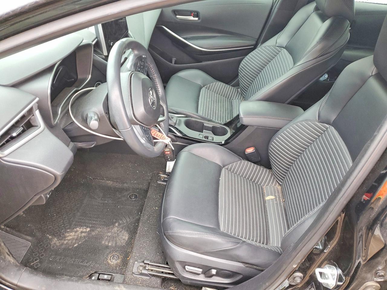 2024 TOYOTA COROLLA XSE photo 13