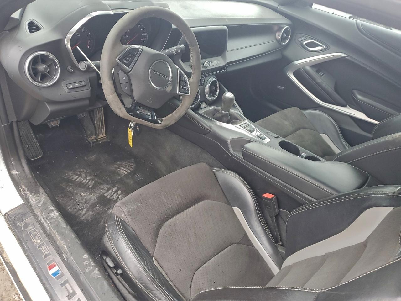 2017 CHEVROLET CAMARO LT photo 8